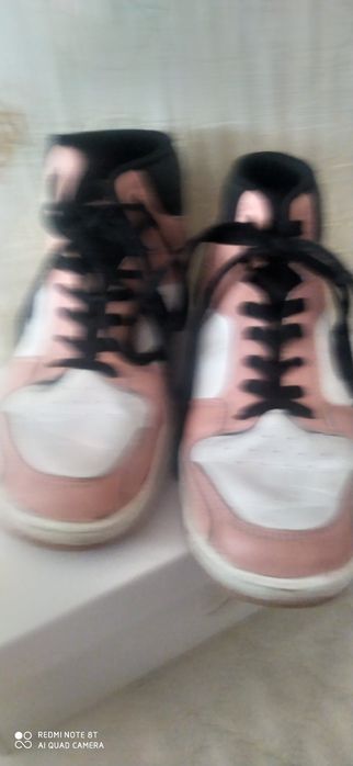 Buty z wysoką holewką 23,5 l5 zł wyprzedaż