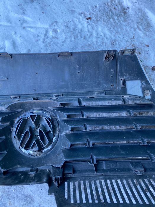 Решітка радіатора пасат б6