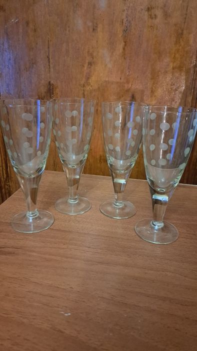 Фужеры,рюмки на ножке,хрусталь,сервизы