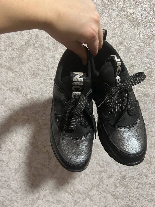 Кросівки 37 р 24 см