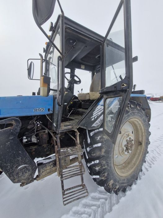 Трактор колісний МТЗ 892