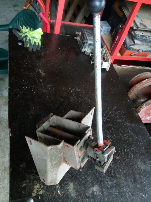 Mechanizm wybierak dźwignia zmiany biegów Bizon Z058 Rekord