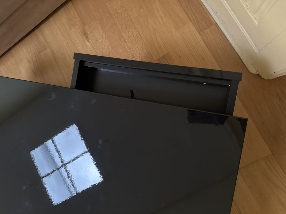 Mesa preta lacada