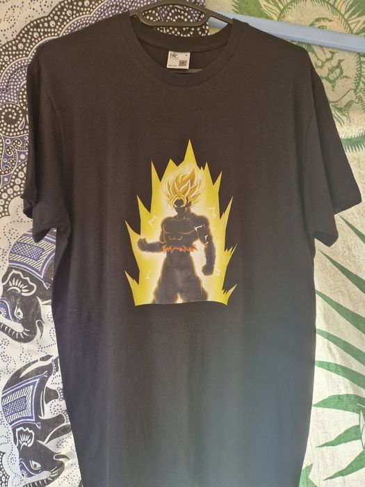 T-shirts com várias estampas