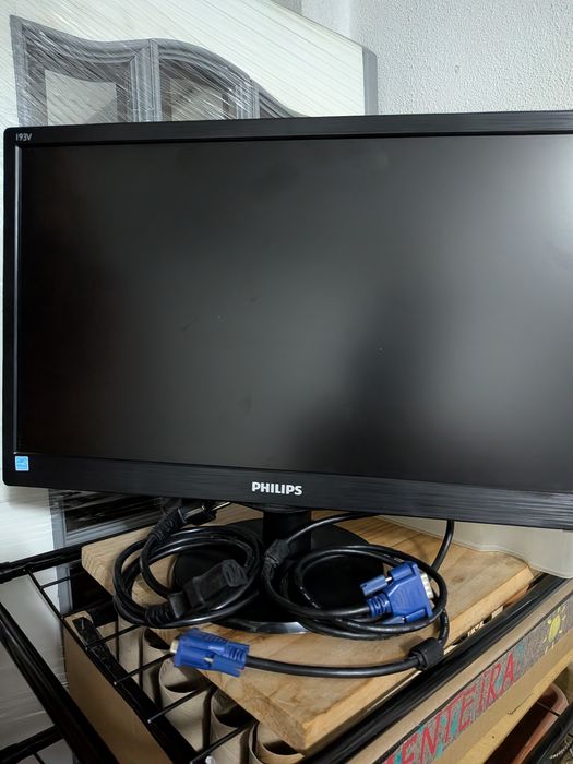 Monitor Philips 193V LED - 19 Polegadas