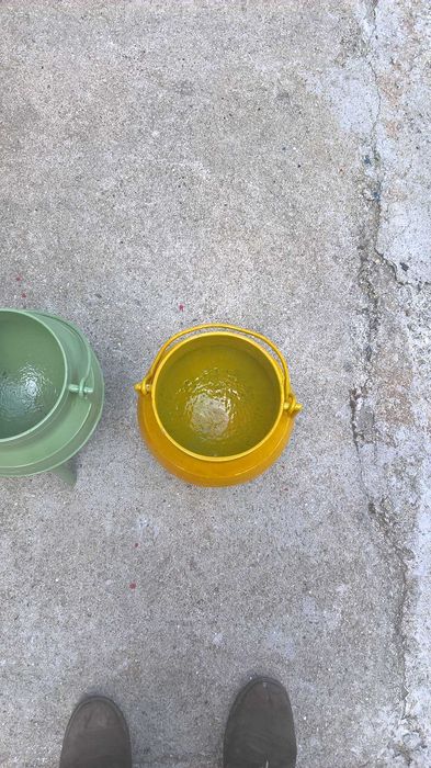 3 potes de ferro pintados , para decoraçao de jardim