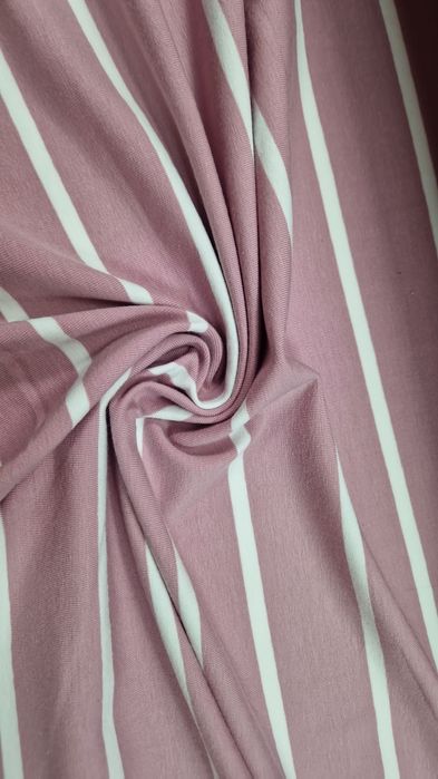 Dzianina single brudny róż w pasy szer.175 cm.