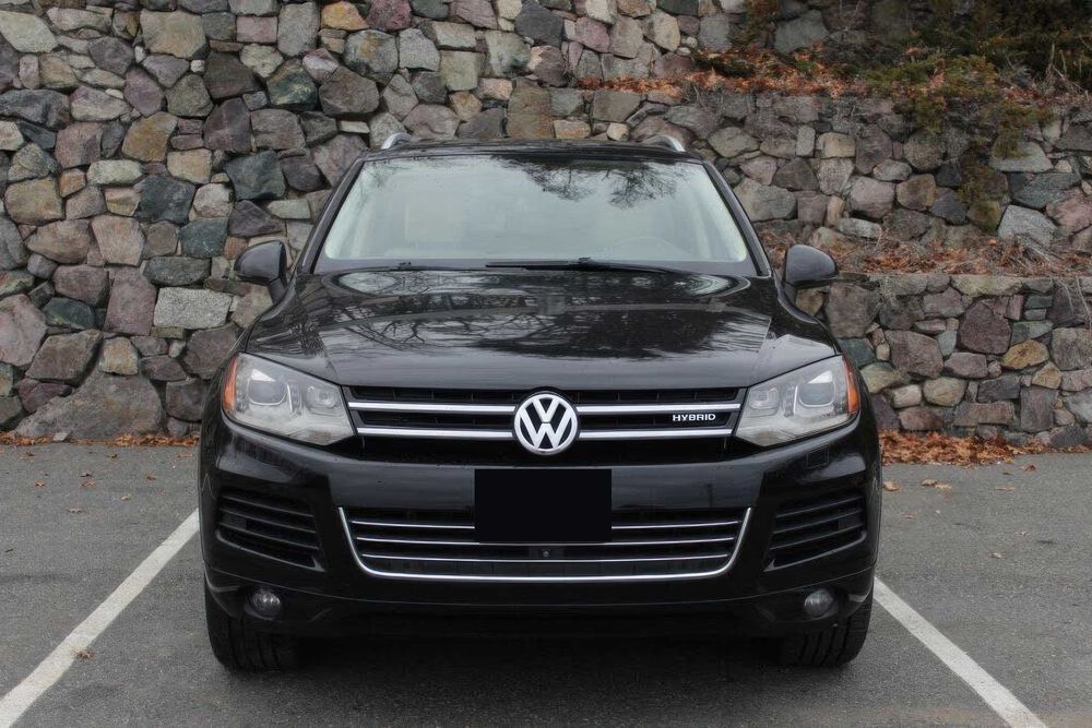 Volkswagen Touareg Lux      2015