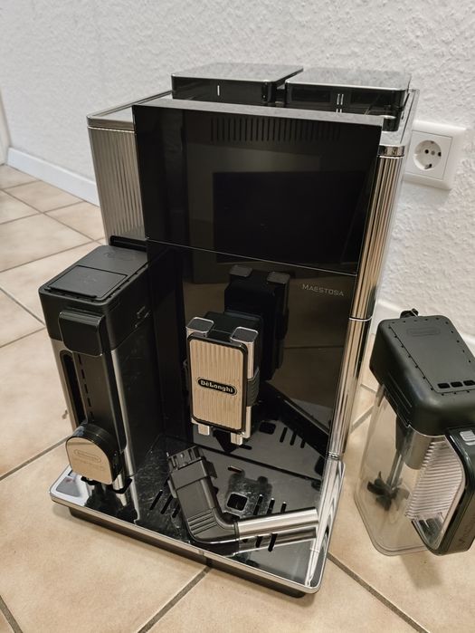 Кавомашина Delonghi Maestoza - преміальна кавомашина для дому