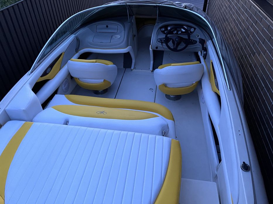 Продам катер MONTEREY 208 SI