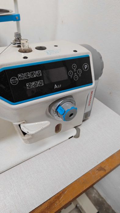 Máquina de costura industrial eletrónica de ponto preso JACK A6F