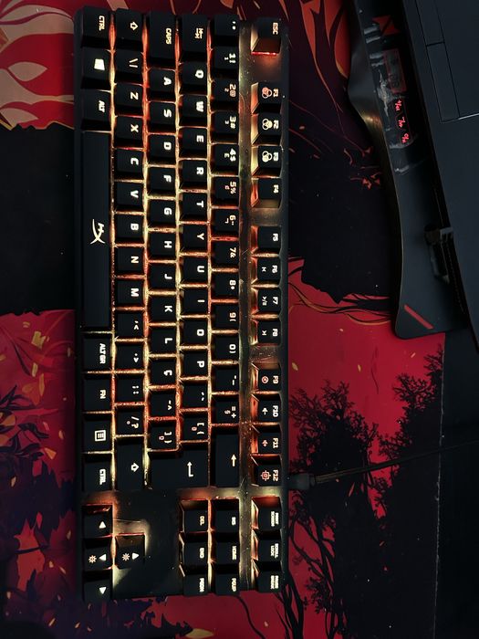 Teclado HyperX (Mecânico - Brasileiro - Preto)