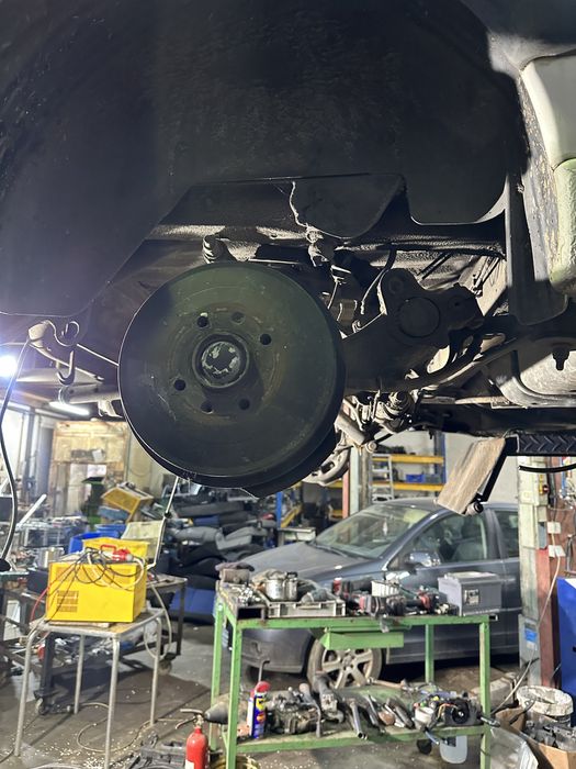 Eixo traseiro  Peugeot partner 1.9 D ano 2001