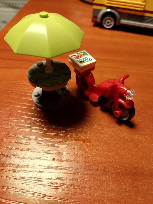 LEGO foodtrack 60150