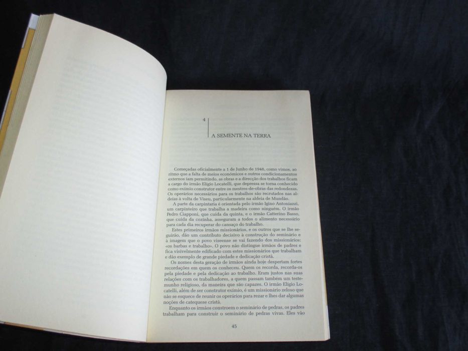 Livro Uma História Singular Missionários Combonianos em Portugal