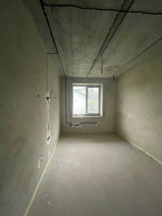 ПРОДАЮ 3-кімнатну квартиру (Глибока Долина 19)