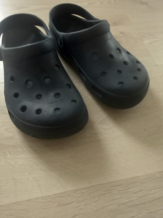 Granatowe crocs 38