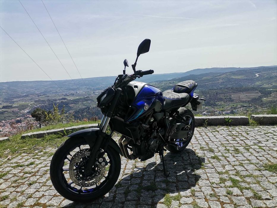 Yamaha MT-07 imaculada