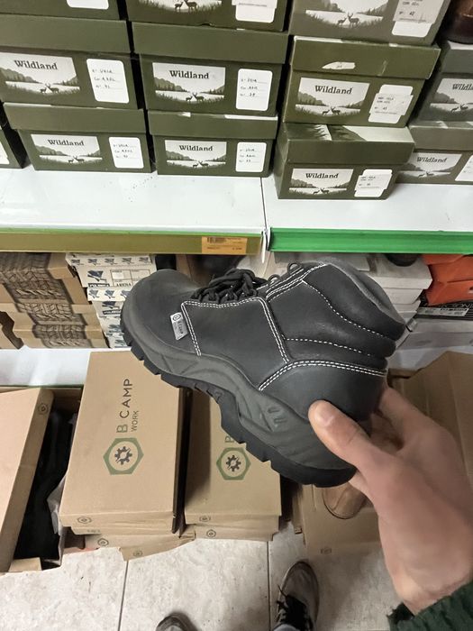 Lote de Botas, Botins e Sapatos