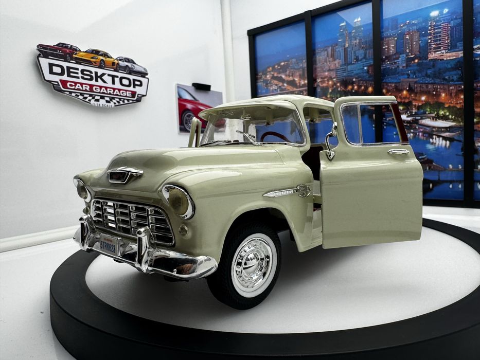 Chevrolet Pickup  3100 мастшаб 1:18