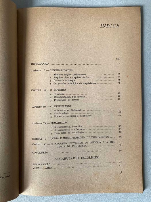 Sugestões Práticas para a Arrumação do Arquivo Histórico de Angola, de A. da Silva Rego