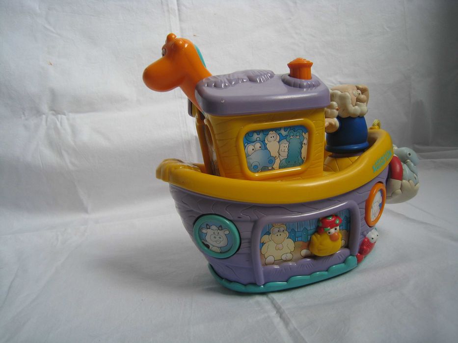 Brinquedo didático Arca de Noé com sons