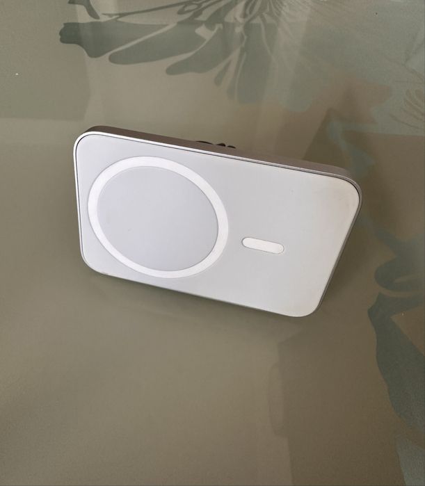 Автомобільний тримач Belkin Magsafe Carvent Mount PRO