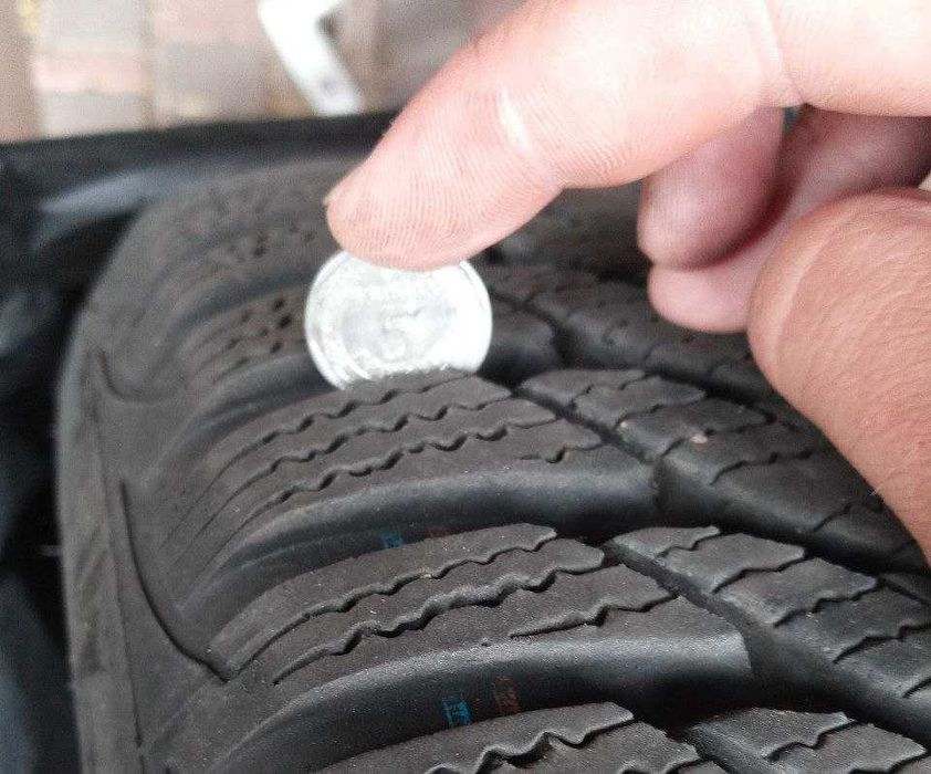 Зимові автошини Goodyear вживані 195/65 R15 разболтовка 5/112