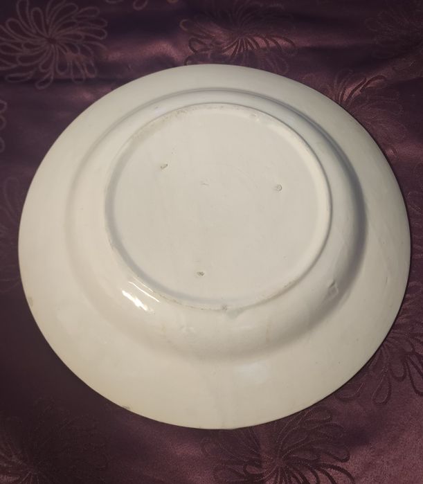 Grande prato de faiança.