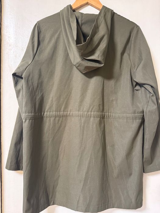 Куртка вітровка жіноча