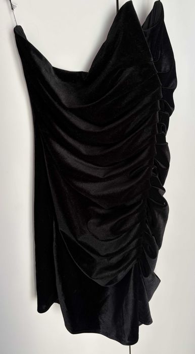 Top Preto sem ombros - Veludo - Bershka - S