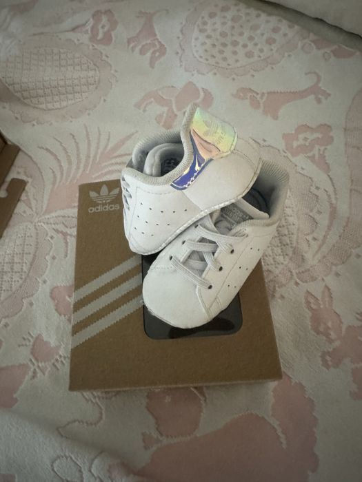 Os 3 pares por 25€. Sapatilhas bebé