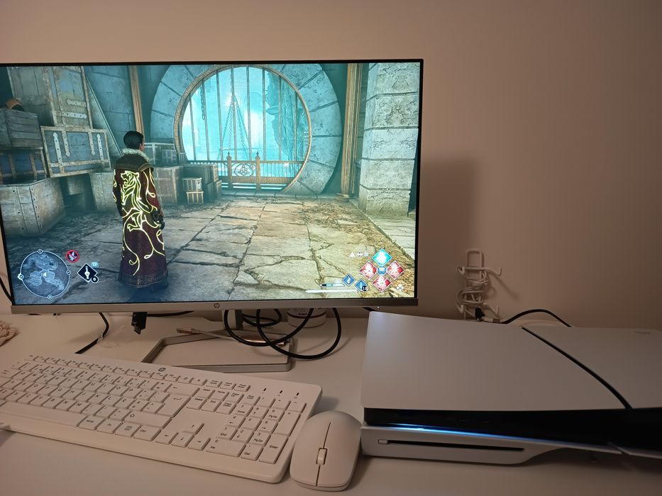 PS5 NOVISSIMO com garantia, APENAS 50 HORAS DE USO, 1 controle e jogo