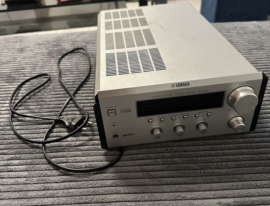 amplituner Yamaha RX-E400