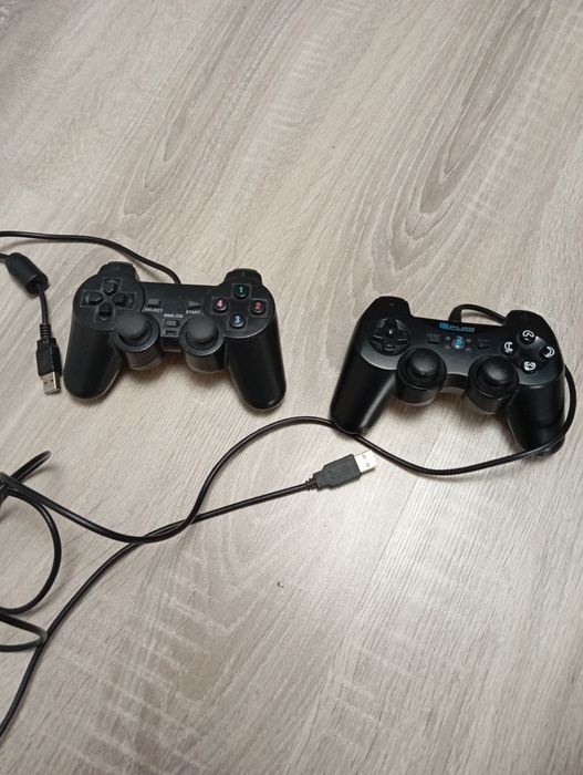 Продам 2 геймпади