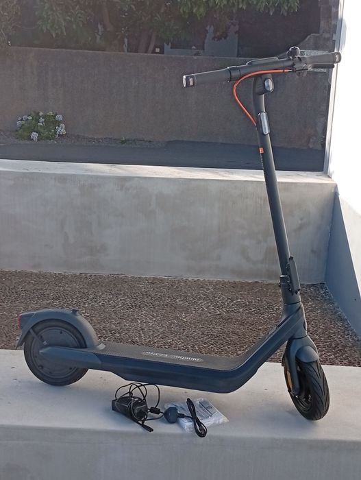 Segway Ninebot E2 Pro – Como Nova