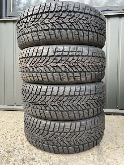 Зимові шини 205/45/17 Dunlop Winter Sport 4D