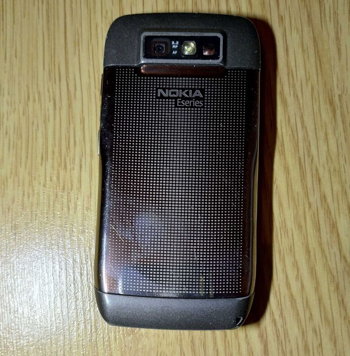 Телефон-комунікатор Nokia E71-1 оригінал