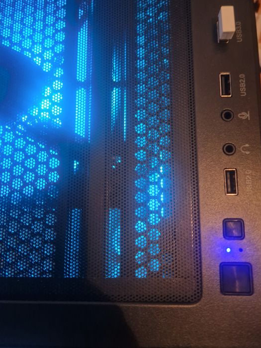 Komputer Gamingowy i7 / 16GB / SSD / RX 580 8GB / Wi-Fi 6 / ARGB