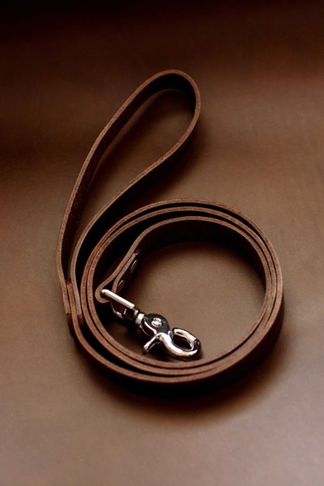 Кожаный поводок ручной работы от украинской мастерской Tissoleather