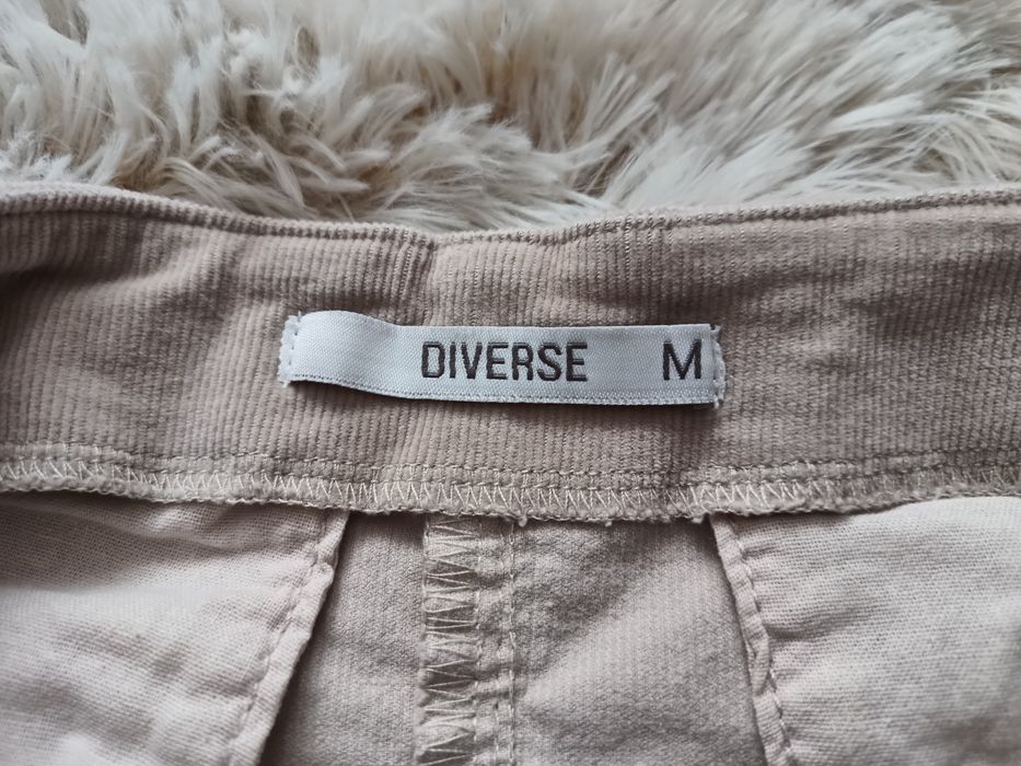 Spódniczka mini Diverse