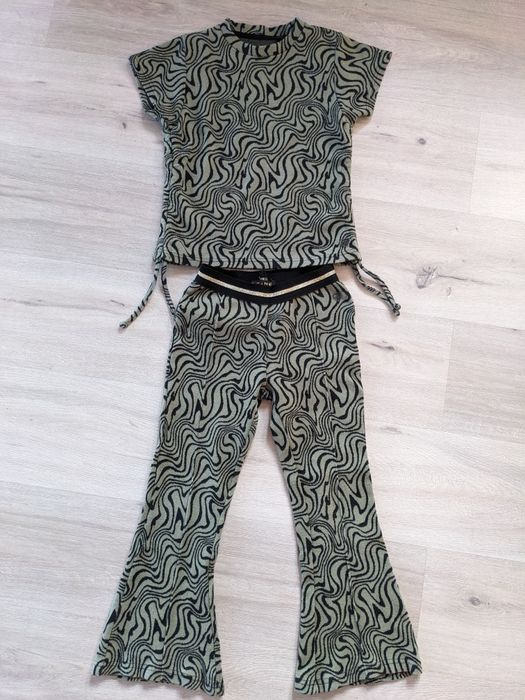 Komplet dla dziewczynki dzwony