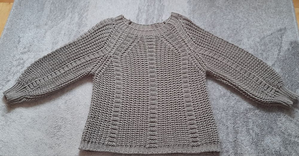 Śliczny sweter damski