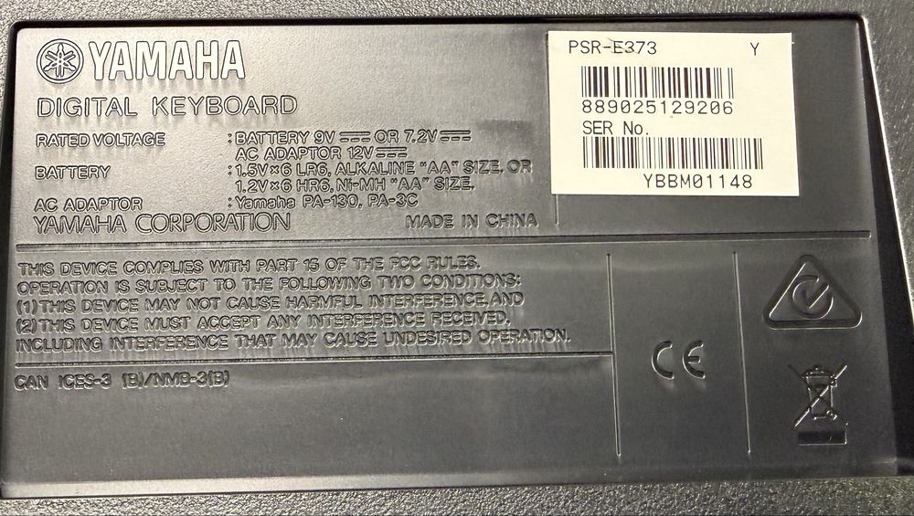 Синтезатор Yamaha PSR-E373 + стійка клавішна, блок живлення.