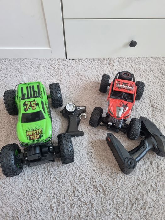 Машины на радиоуправлении. Maisto tech rock crawler R/C