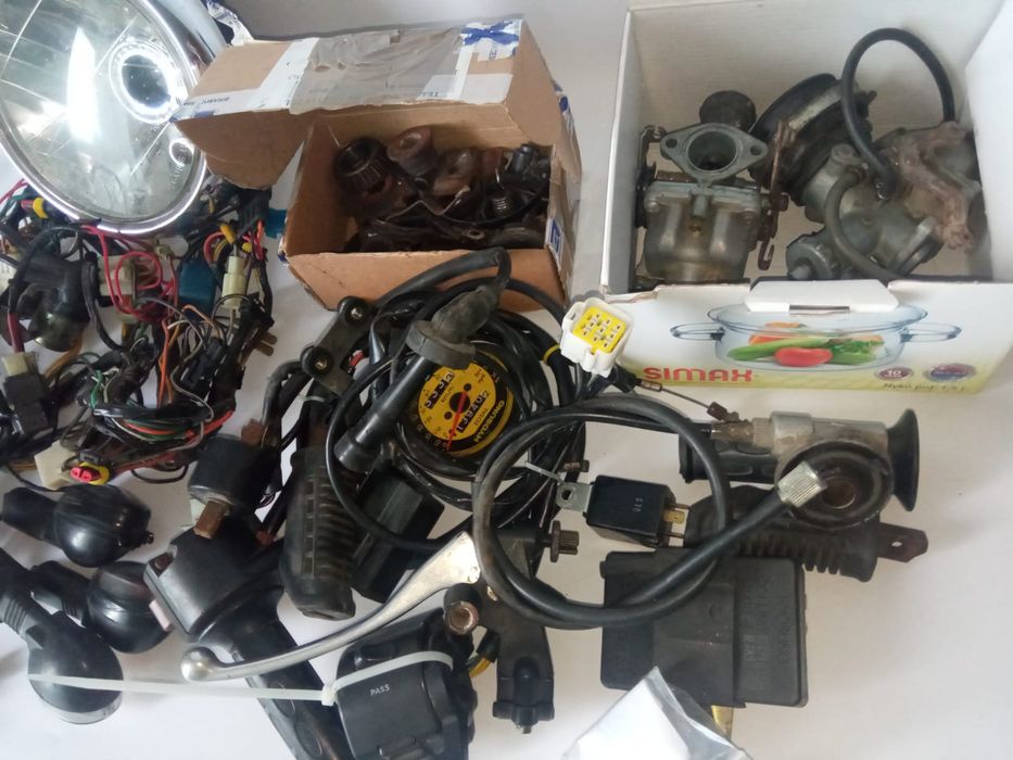 Hyosung Karion RT125 części silnik koła inne