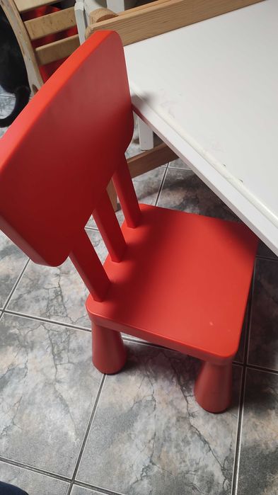 Biurko Ikea Flisat + krzesełko ikea mamut