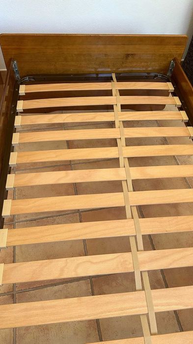 Cama de solteiro “Cerne” em madeira maciça – Oferta Colchão