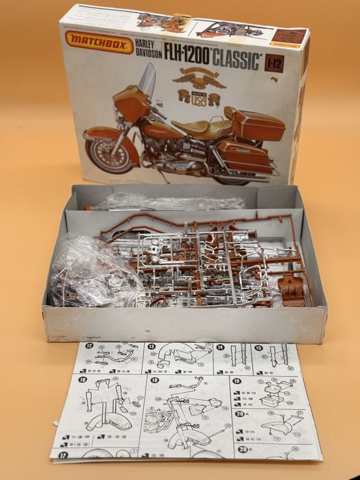 Model Motocykla MatchBox Harley-Davidson FLH 1200 Classic Skala 1:12