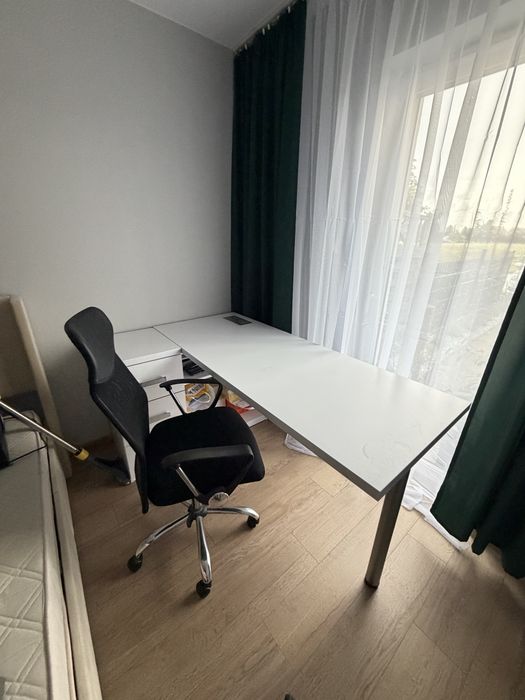 Biurko 180 cm + krzesło biurowe – komplet